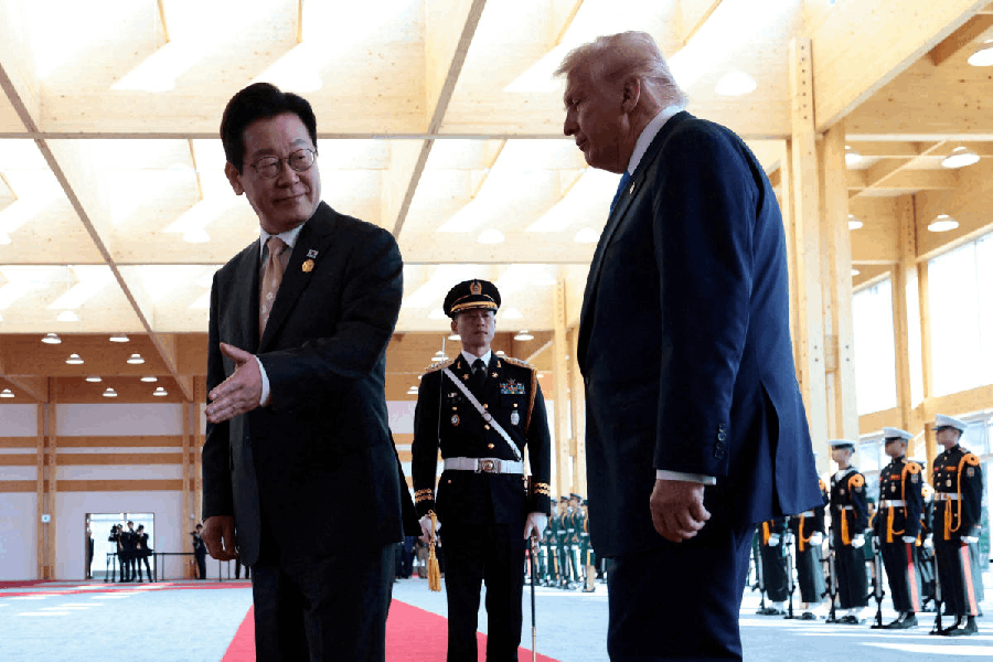 File photo: South Korean President Lee Jae Myung gestures as he meets with U.S. President Donald Trump on the sidelines of the Asia-Pacific Economic Cooperation (APEC) leaders' summit in Gyeongju, South Korea, October 29, 2025.