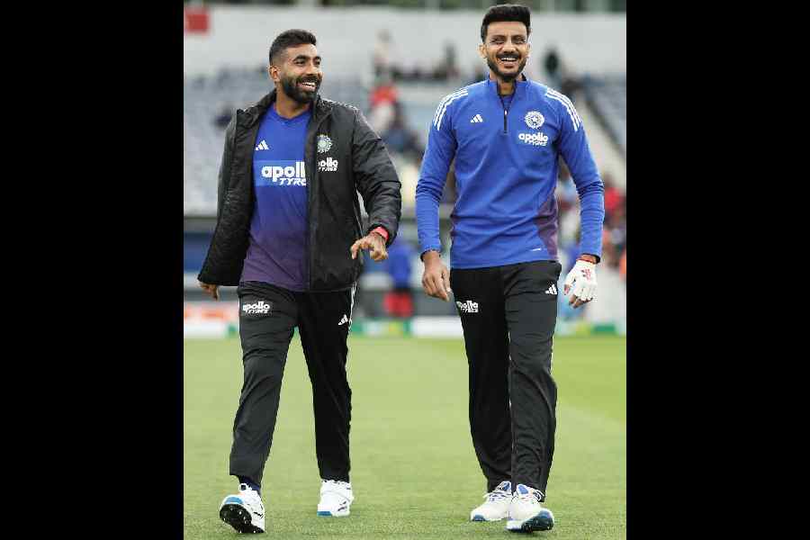 In Jasprit Bumrah (left) and Axar Patel, India havetwo bowlers who have the skill to masterany conditions. 