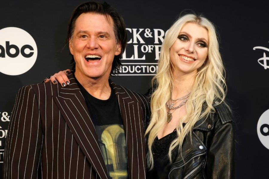 Jim Carrey and Taylor Momsen