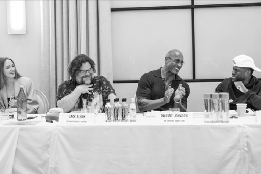 (left to right) Karen Gillan, Jack Black, Dwayne Johnson and Kevin Hart