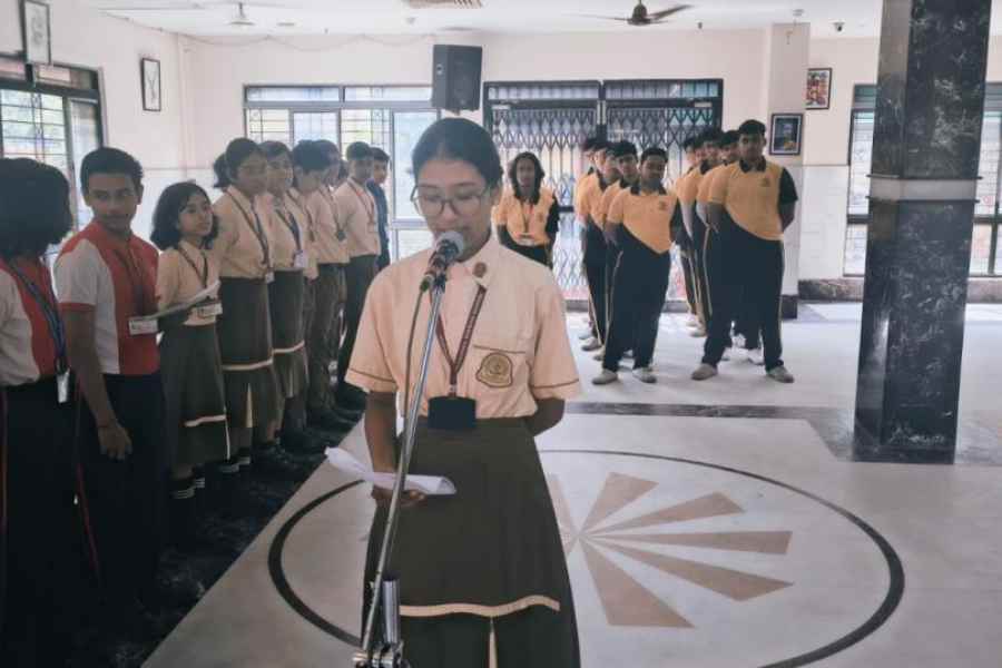 Classes V to VII of Vivekananda Mission School commemorate Vande Mataram in a special assembly