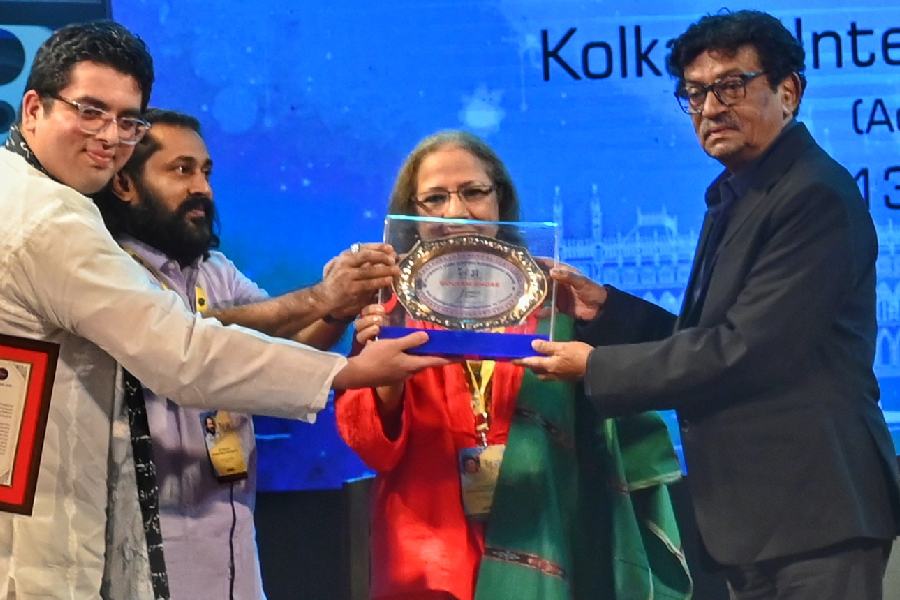 Bengali filmmaker Goutam Ghose was felicitated with the FIPRESCI-India Lifetime Achievement Award at the closing ceremony of KIFF 2025.  