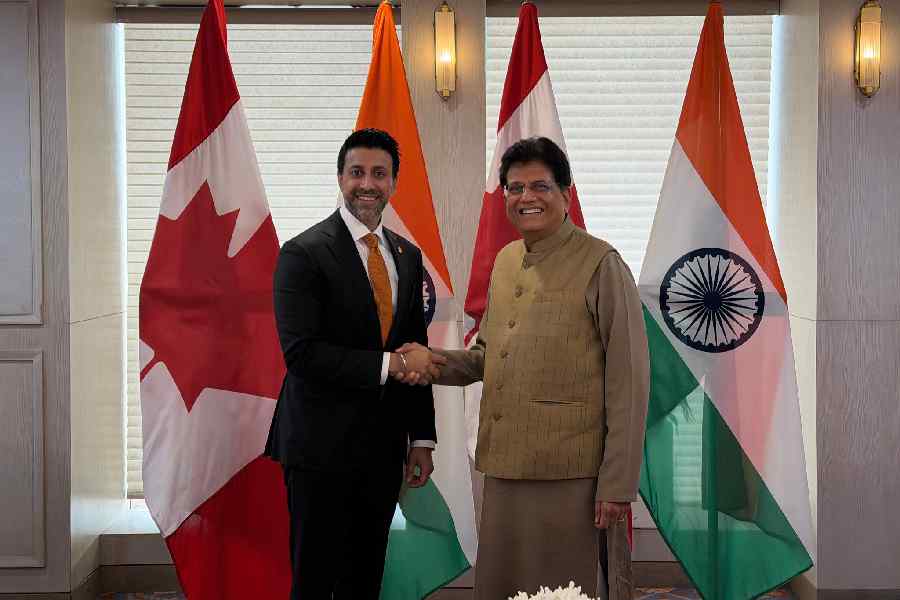 Canadian Trade minister Maninder Sidhu with Indian Commerce minister Piyush Goyal.