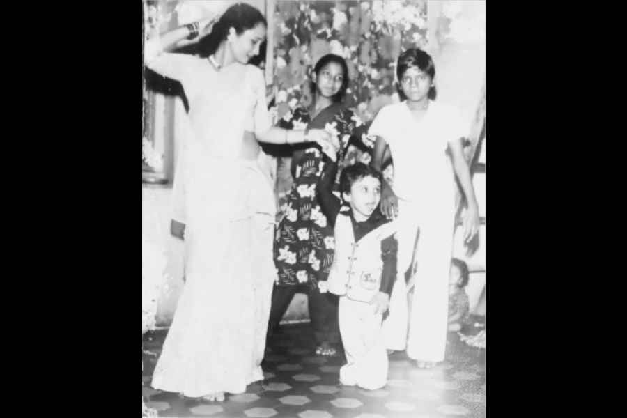 Rekha Bai with Manish Gaekwad