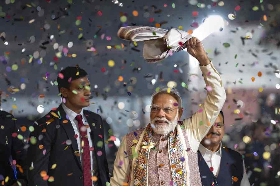 Narendra Modi arrives at the BJP headquarters in New Delhi on Friday to celebrate the NDA’s victory in the Bihar Assembly elections.