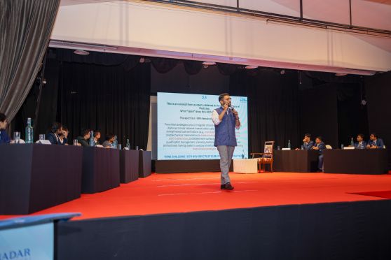 Arijit Sen conducted a lively quiz that was enjoyed by the participants as well as the audience.