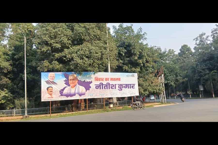 A billboard on the approach road to Nitish Kumar's 1 Anney Marg residence. 