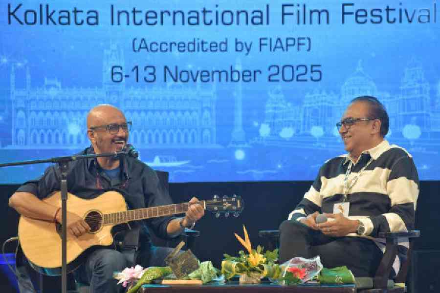 Shantanu Moitra in conversation with Arindam Sil at KIFF
