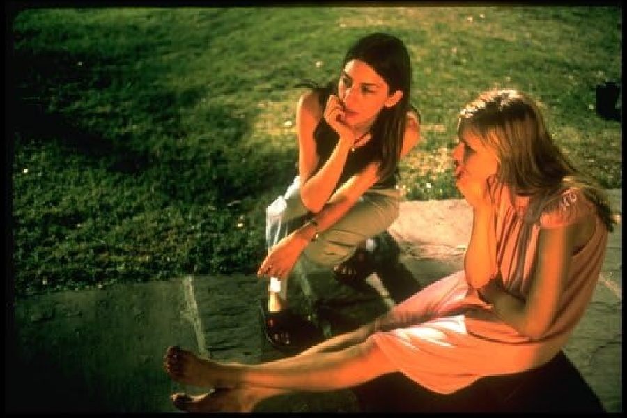 Sofia Coppola and Kirsten Dunst in ‘The Virgin Suicides’ (1999)