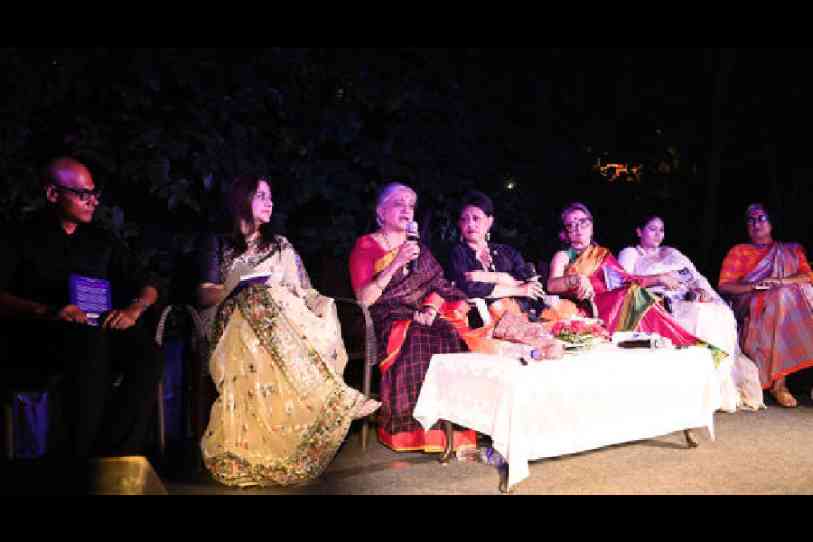 Moderated by Oindrilla Dutt (centre), the panelists discussing Farewell Karachi: A Partition Memoir included (l-r) Tathagata Chowdhury, actor, playwright and founder of Theatrecian; Saira Shah Halim, author; Bhawana Somaaya; Aparna Sen; Arumita Mitra, founder of Sudhamta Foundation India; and Sudeshna Roy.       