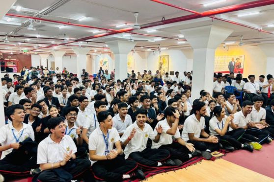 Apeejay School, Park Street, marked Children’s Day with delightful celebrations across all sections. For the Pre-Primary Wing, the Mini Fete emerged as a lively highlight with disco zones, game stalls and delicious treats managed collaboratively by parents as part of the Parent Collaboration Policy. Children experienced a morning full of fun, dancing and joyful bonding. The Anand Library Evening School added colour to the day with dancing, singing, storytelling and engaging games.