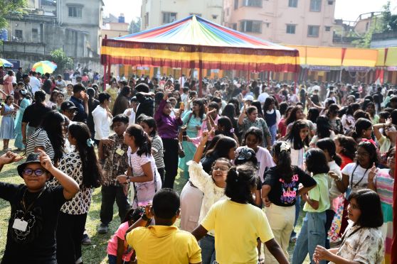 Julien Day School, Ganganagar, hosted a lively Children’s Day Annual Fete 2025. The day began with a ribbon-cutting ceremony by Principal Mr. Michael James Rebeiro, accompanied by Vice Principal Mr. Sayantan Mukherjee and other dignitaries. Food counters serving chaat, momos, ice creams and more added festive flavour.