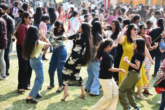 Games stalls like Kill the Rat, 7 Up 7 Down and Football Challenge kept students and parents engaged. Music Mania energised the atmosphere as children danced freely. The fête blended food, fun and festivities, creating warm memories for all.