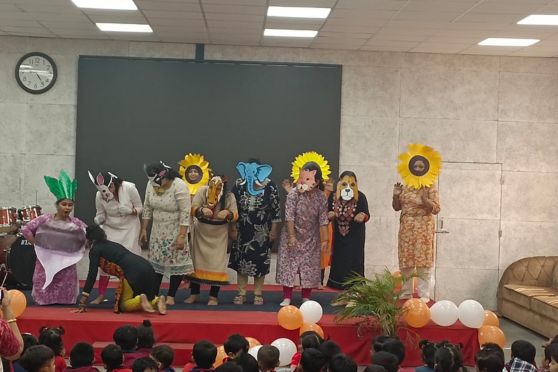Lions Calcutta (Greater) Vidya Mandir, Kolkata, celebrated Children’s Day with vigour, beginning with a special stage show by pre-primary teachers. Young children participated in a dress-up activity highlighting the theme of moral unity. Educational videos added deeper meaning to the celebration.