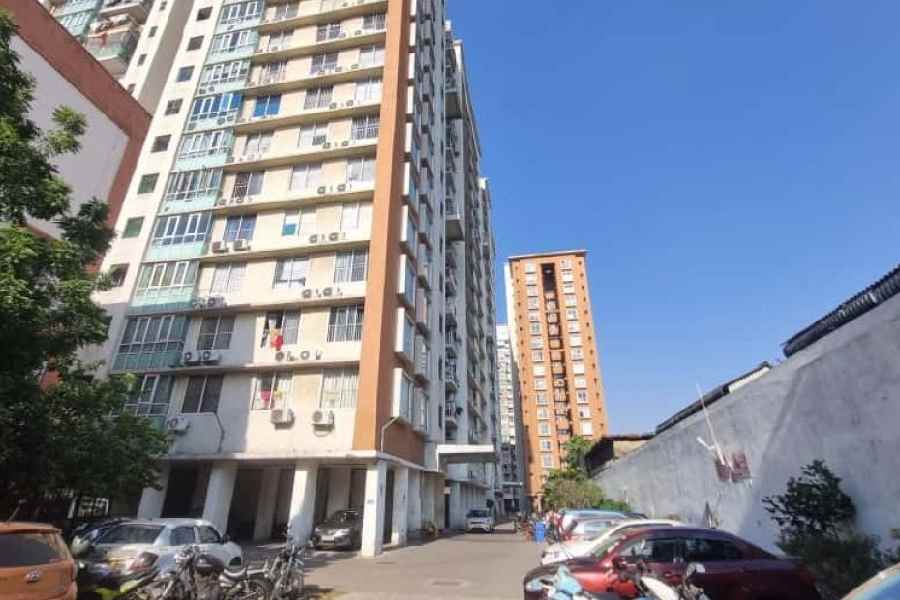 The apartment in Howrah’s Shibpur where the man shot at his wife on Wednesday morning