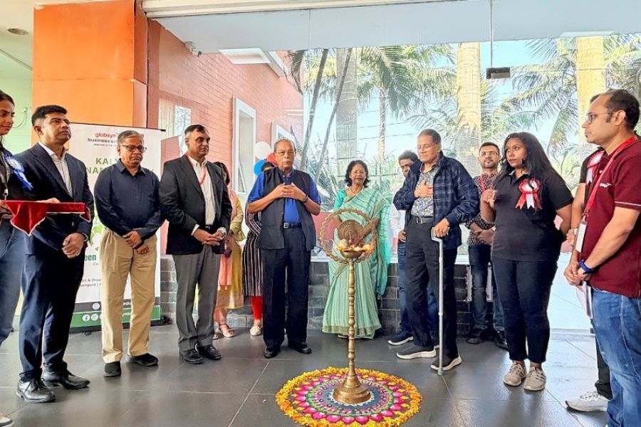 The Ceremonial Lighting of the Lamp marked the auspicious beginning of Kalyani Ananda Utsav 2025. From right to left: Mr. Bikram Dasgupta, Founder & Chairman, Globsyn Group; Mrs. Ranjana Dasgupta, Managing Trustee, Kalyani – a Bikram Dasgupta Foundation; Prof. R. C. Bhattacharya, Vice Chairman, Globsyn Group; Prof. (Dr.) Abhishek Kumar, Principal, GBS; along with other senior members and students of the B-School.