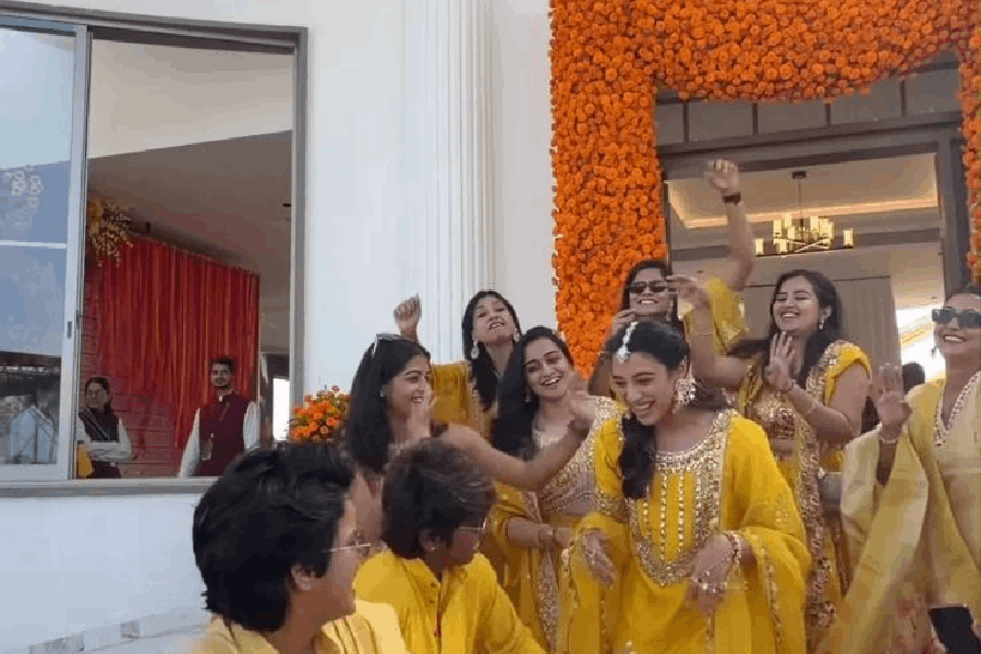 Smriti Mandhana dances with teammates at her Haldi ceremony, November 21, 2025.
