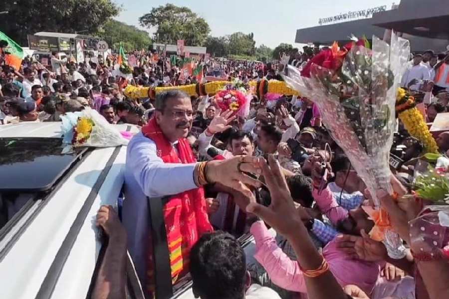 Dharmendra Pradhan being greeted by supporters upon his arrival at the Biju Patnaik Airport in Bhubaneswar on Friday.