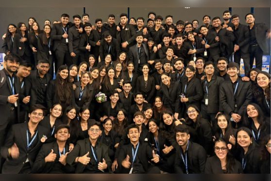 The Bhawanipur Education Society College hosted a spectacular Graduation Felicitation Ceremony for the Class of 2025 on 14 November 2025 at the Dhono Dhanyo Auditorium, Alipore. The event—filled with emotion, pride, and celebration—honoured nearly 1,100 graduating students for their academic achievements. 