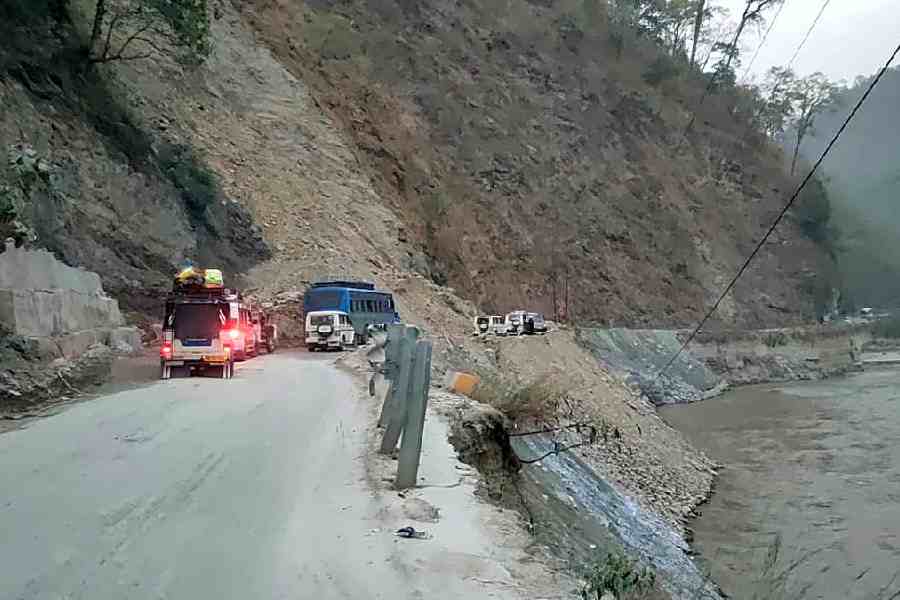 A stretch of NH10 in Likhuvir near Teesta Bazaar.