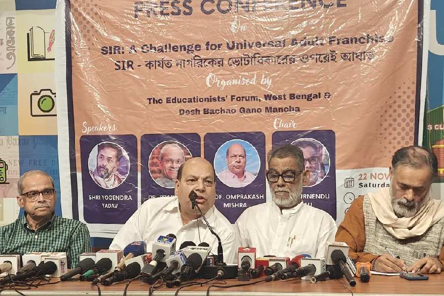(From left) Economist Parakala Prabhakar, academic Om Prakash Mishra, former minister Purnendu Basu and activist Yogendra Yadav at the event at Kolkata Press Club on Saturday