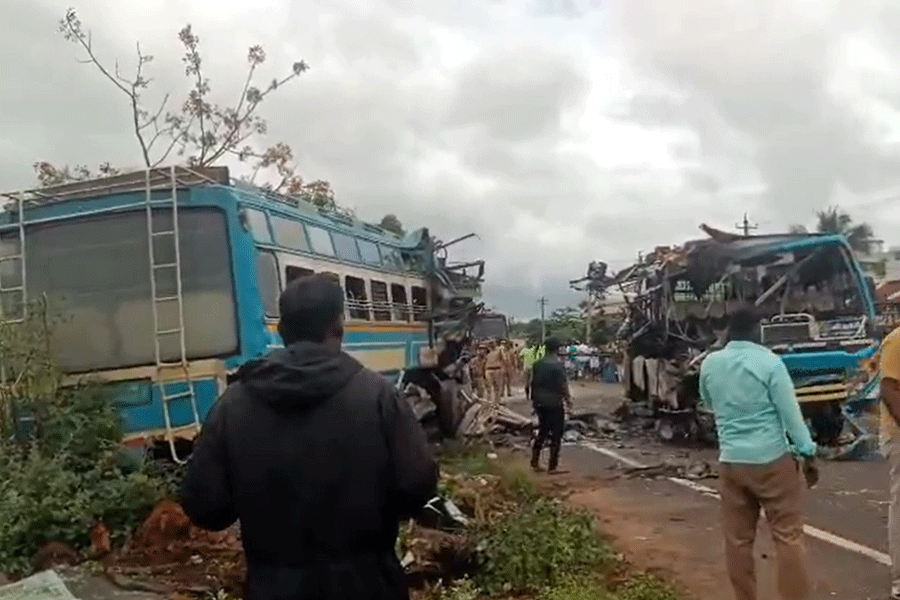 Six people died and 39 injured in the Tenkasi accident, 24 November, 2025.