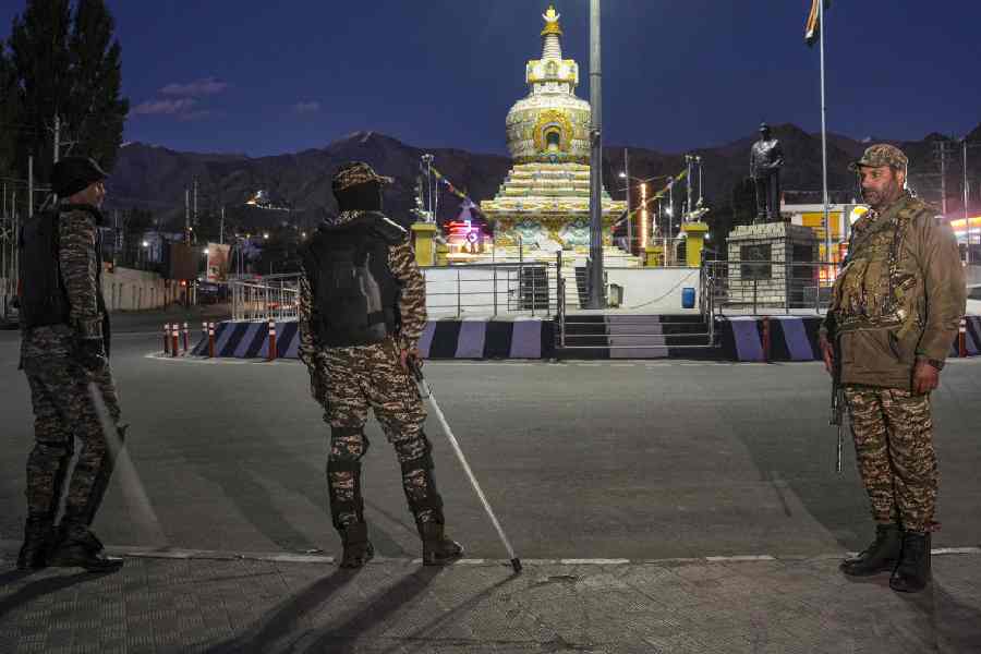 Curfew in violence-hit Leh