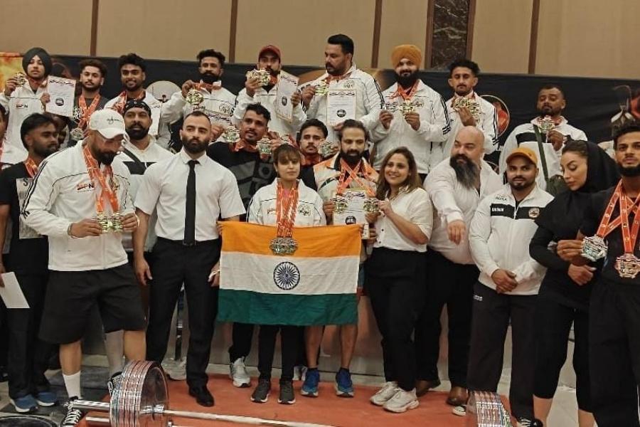 Aditi Nandy with the Indian contingent at the UWSFF World Championship 2025 in Pattaya, Thailand