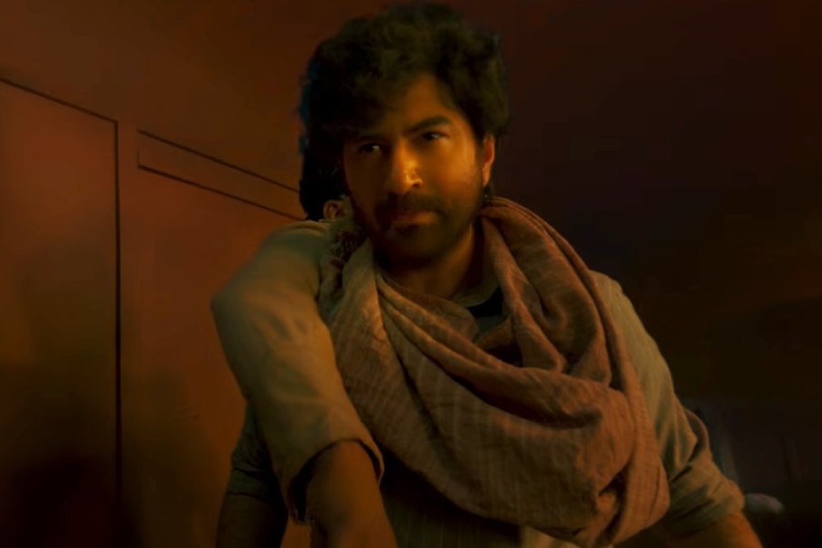 A still from ‘Keu Bole Biplobi Keu Bole Dakat’ teaser