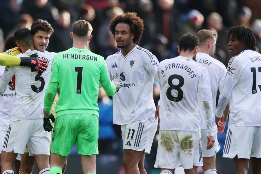Manchester United's Joshua Zirkzee with teammates celebrate after the match at Selhurst Park, London, Britain on November 30, 2025.