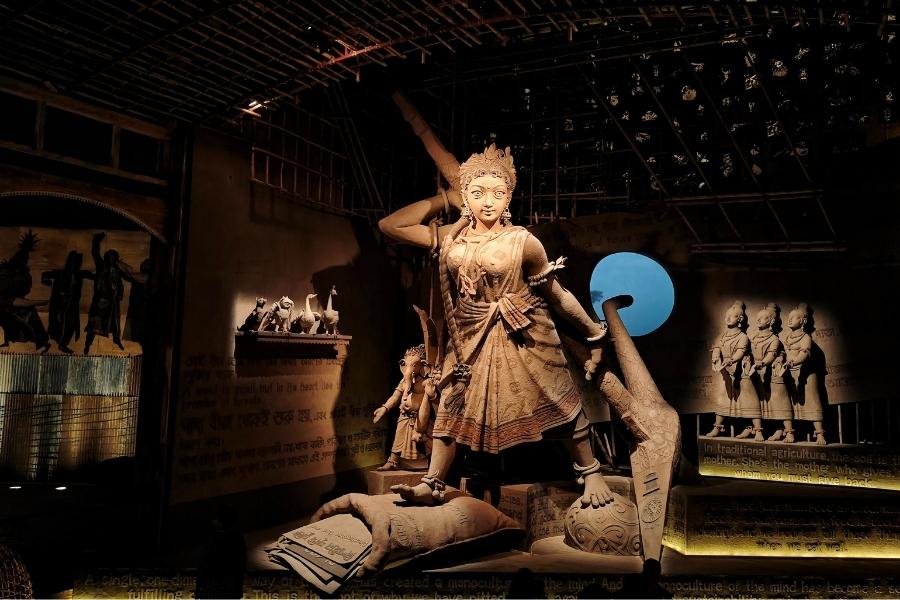 ‘A Seed Courtyard’ transforms into a living installation at Tala Prattoy, where performers bring alive the cycles of memory, identity and time