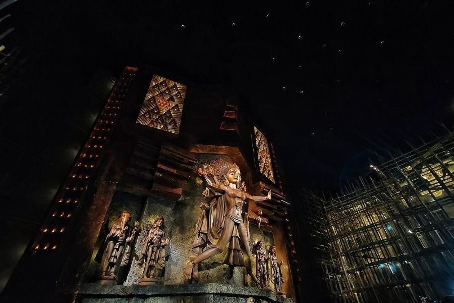 Its symbolism urges reflection on eternal questions of equality, existence and human purpose