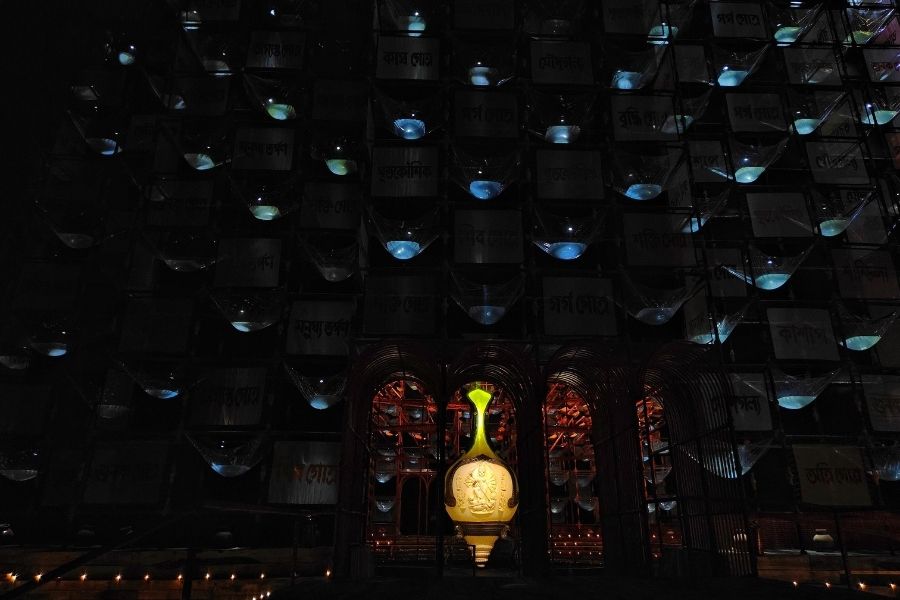 The symbolism rests in giving back — a reminder that rituals are as much about offering gratitude as seeking blessings