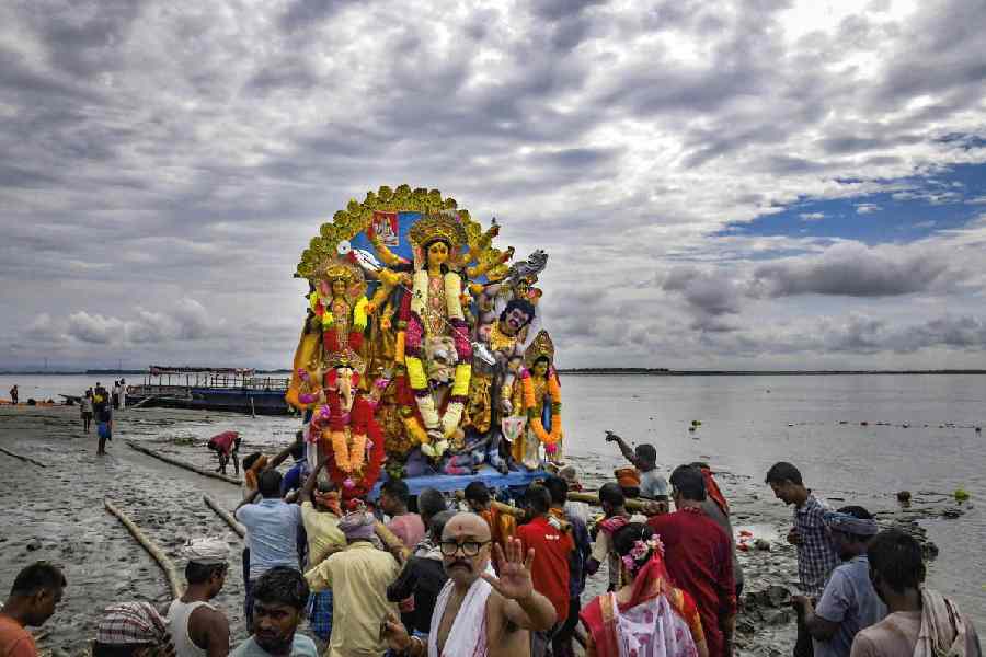 People carry an idol of Goddess Durga for immersion on 'Vijayadashami', the last day of the ‘Durga Puja’ festival [Representational]