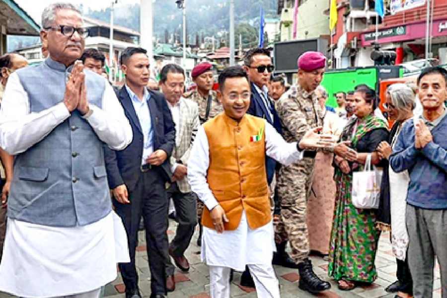 Sikkim governor Om Prakash Mathur (left) and chief minister PS Tamang (Golay) with others at the Gandhi Jayanti celebrations in Gangtok on Thursday.