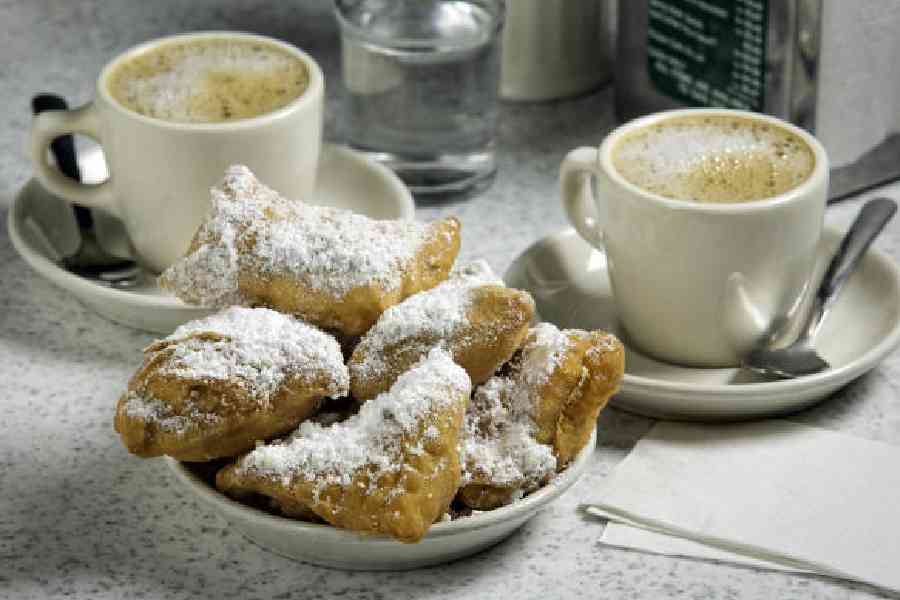 Louisiana's fascinating history and diverse culture has greatly influenced the states wonderful cuisine and one of the most well-known is the beignets and cafe au lait at the original Cafe du Monde coffee stand near New Orleans' Jackson Square