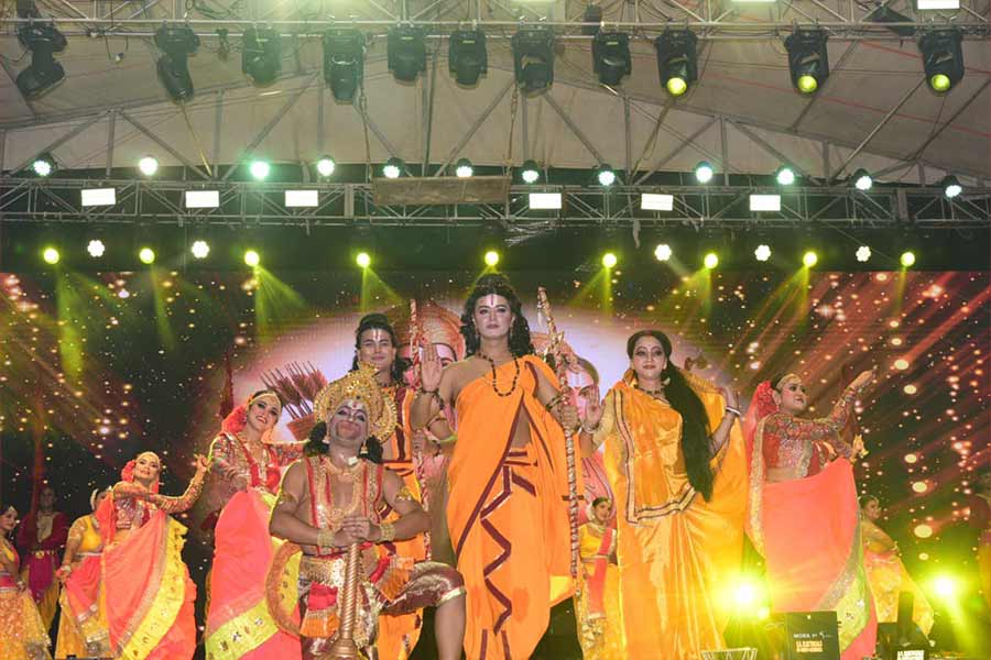 The celebrations had begun a day earlier with a Ras Garba and Dandiya Night at the Vidhan Nagar Mela Ground, which set a festive tone ahead of the grand spectacle at Central Park