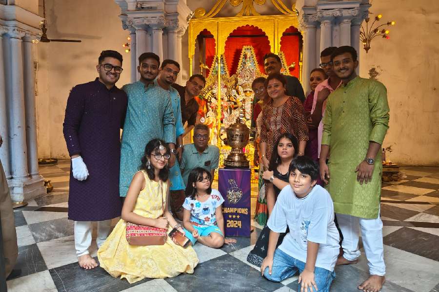  In 2024, the Darjipara Mitra Bari Durga Puja had the honour of hosting the Kolkata Knight Riders’ IPL trophy on Saptami, with Priyam Ghosh carrying the gleaming cup into the house.