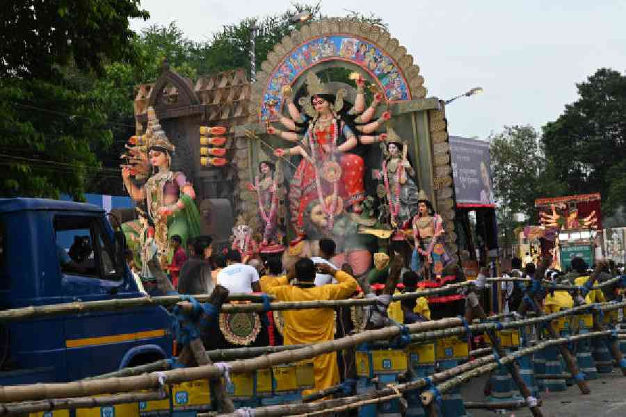 An idol at the Red Road carnival on Sunday.            Picture by Bishwarup Dutta
