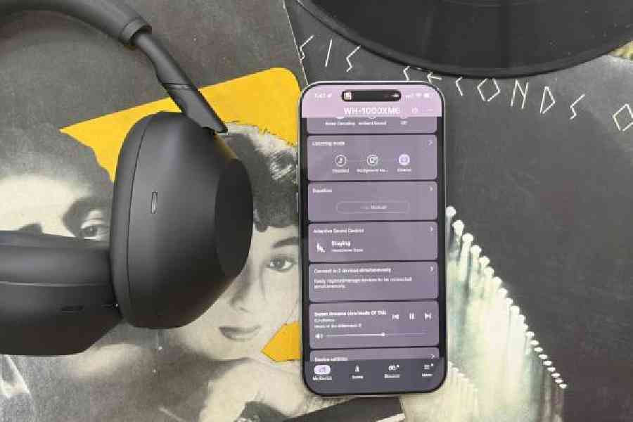 360 Reality Audio Upmix for Cinema brings spatial sound experience just like in a movie theatre from two-channel stereo sound by Sony’s unique upmix and 360 Spatial Sound technology