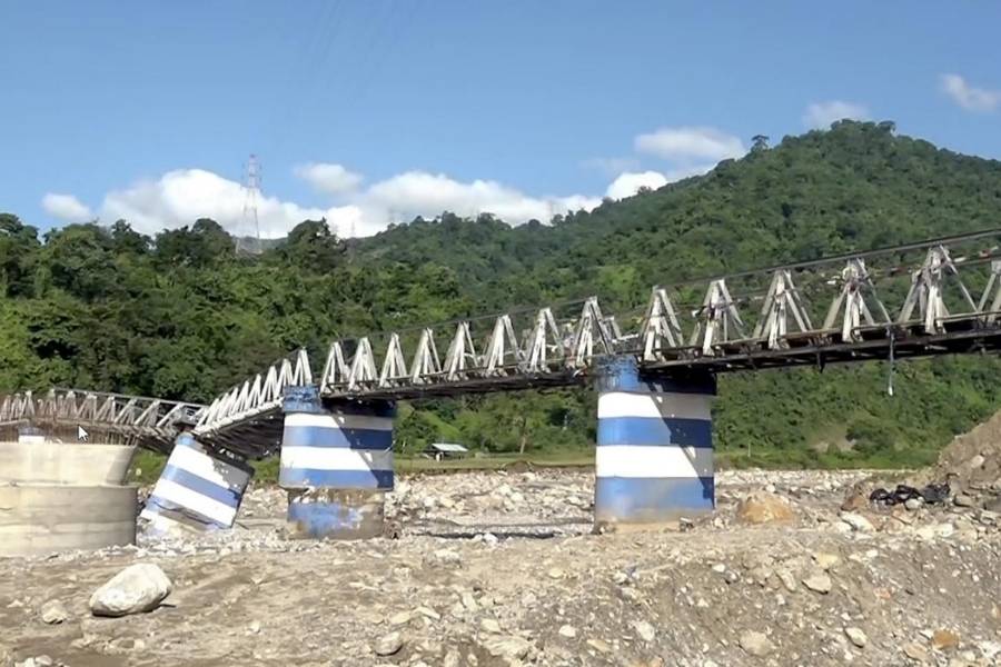 The damaged Dudhia Bridge has cut off the Mirik-Siliguri direct route 