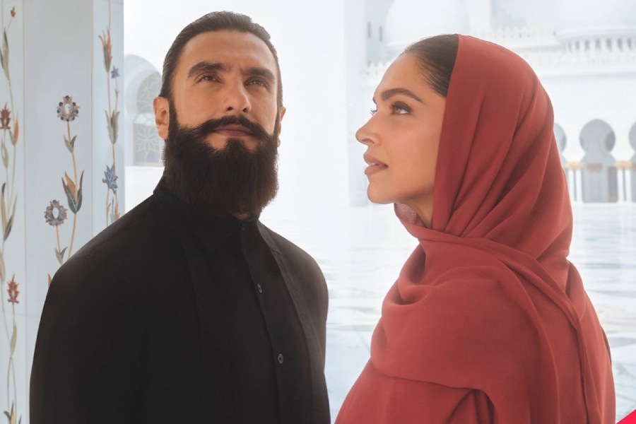 Ranveer Singh and Deepika Padukone in an Abu Dhabi tourism ad