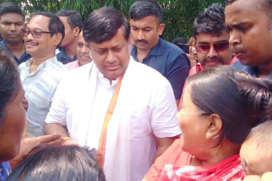 BJP leader and Union minister Sukanta Majumdar speaks to flood victims at Mandalghat in Jalpaiguri on Wednesday.