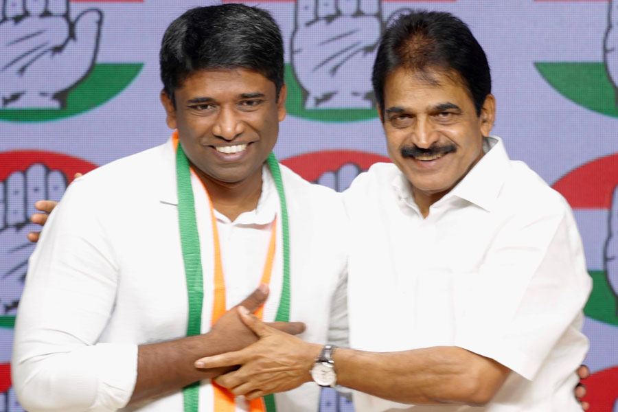 Kannan Gopinathan with KC Venugopal.