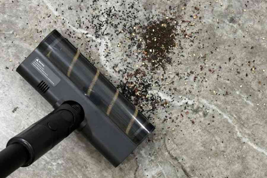 The five-layer filtration system captures fine dust and particles and keeps them away from the air with a filtration efficiency of up to 99.9 per cent