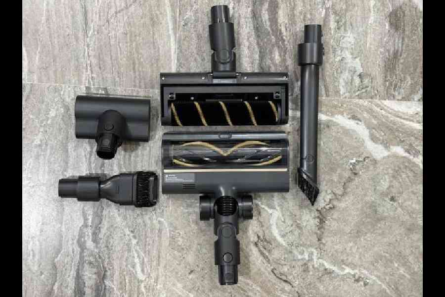 The attachments that come with Dreame R10 Pro