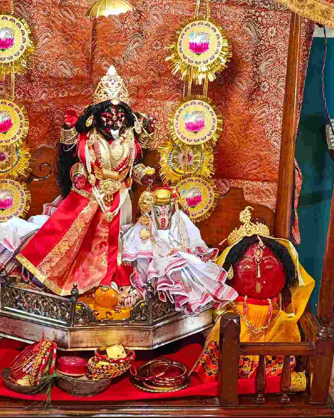 The original Buri Maa alongside the Kali idol 