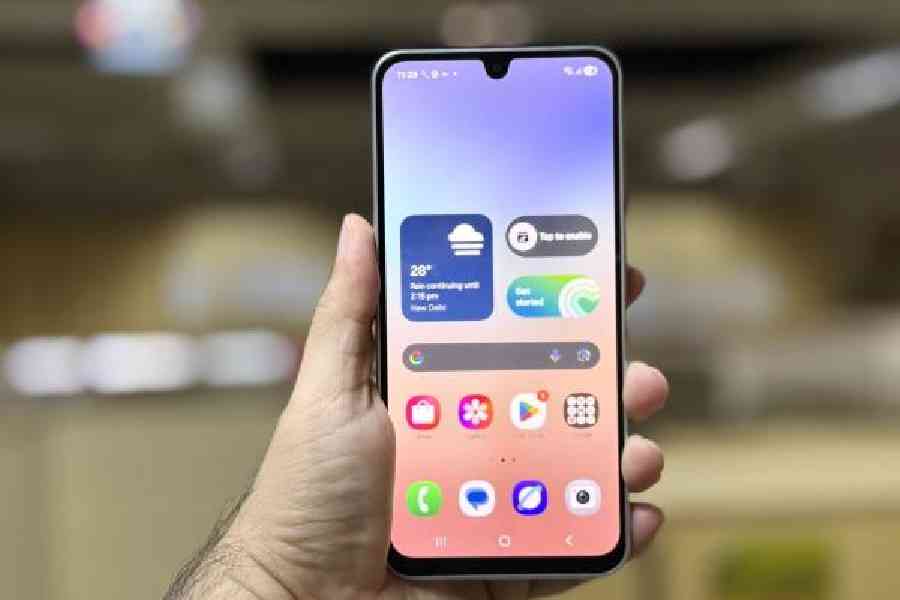Galaxy M17 comes with Corning Gorilla Glass Victus and IP54 protection