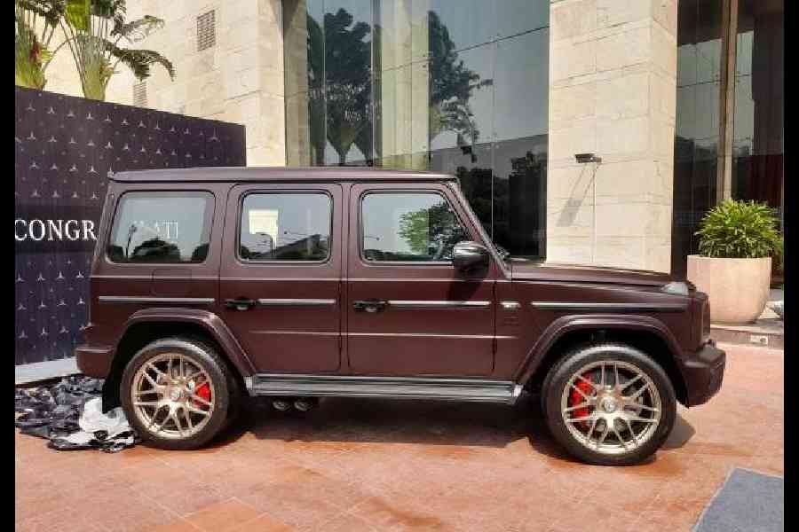 Red Magno is one of the two colours in which the Collector's Edition is available, the other being Mid Green Magno