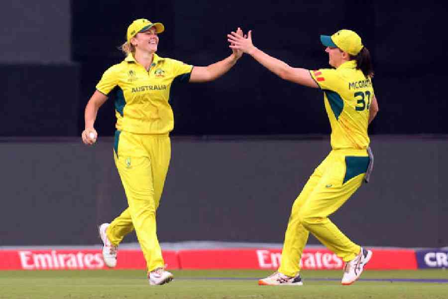 Australia's Georgia Voll (left) and Tahlia McGrath